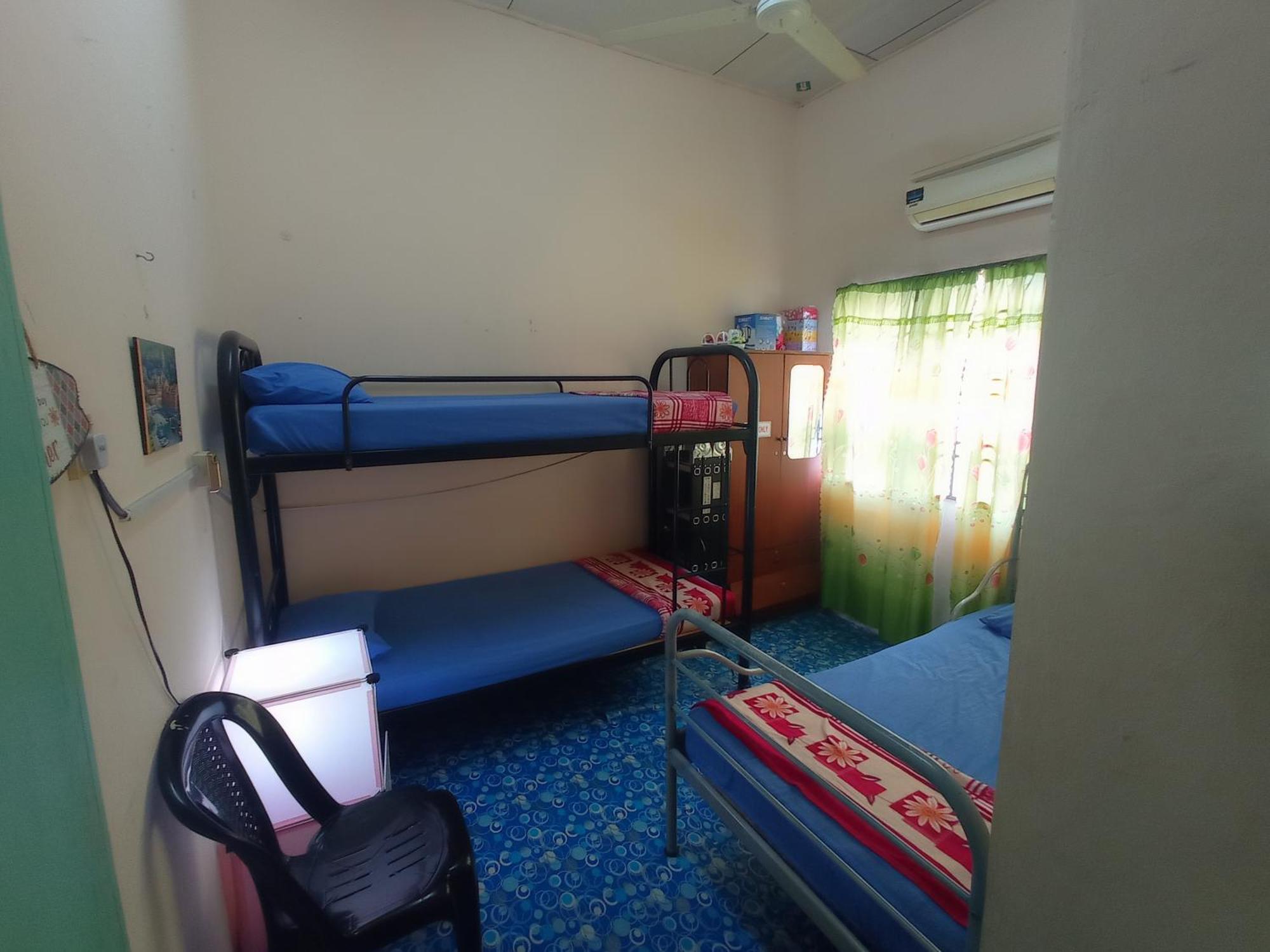 Homestay Melewar Parit Raja Kültér fotó