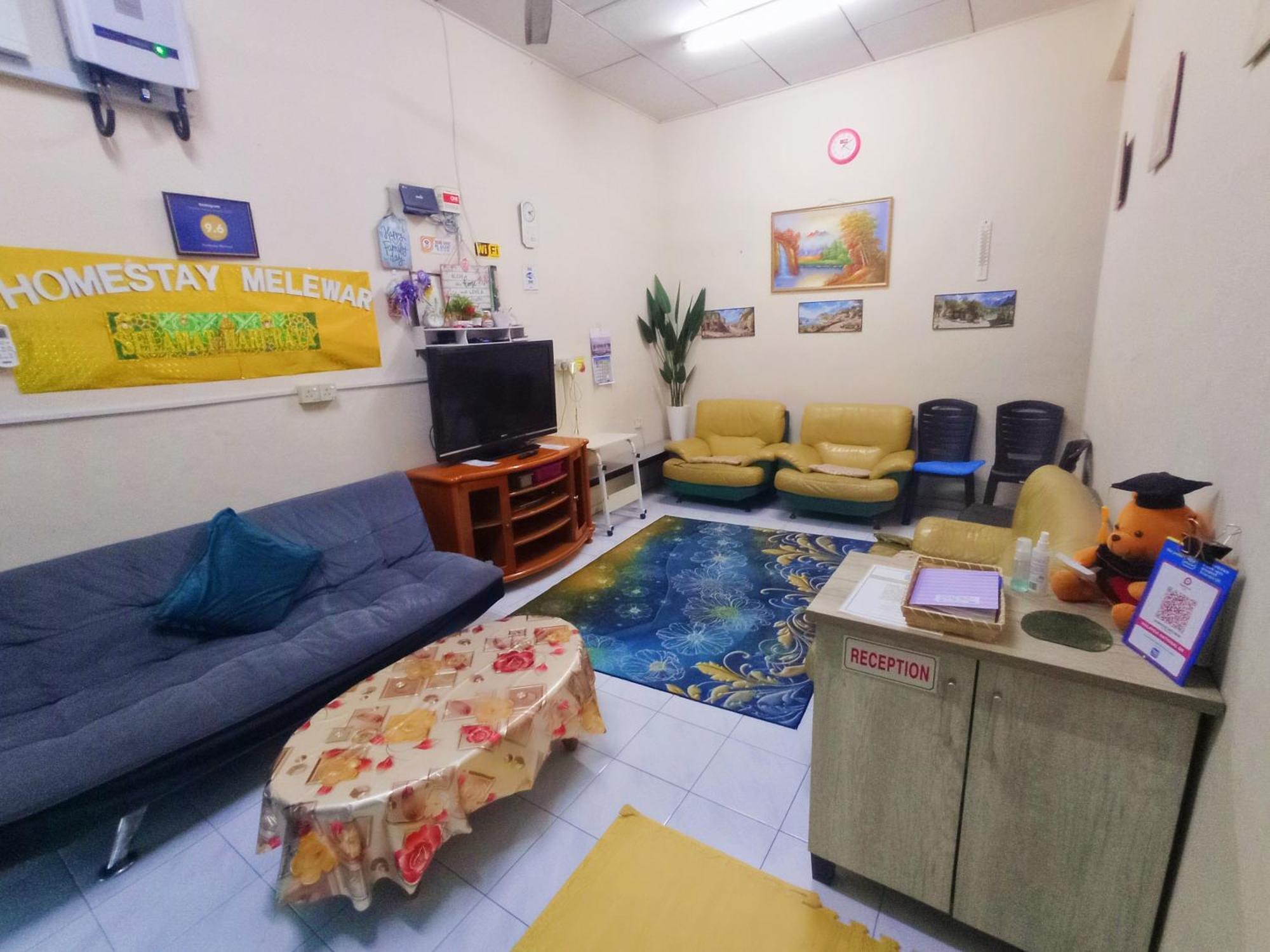 Homestay Melewar Parit Raja Kültér fotó