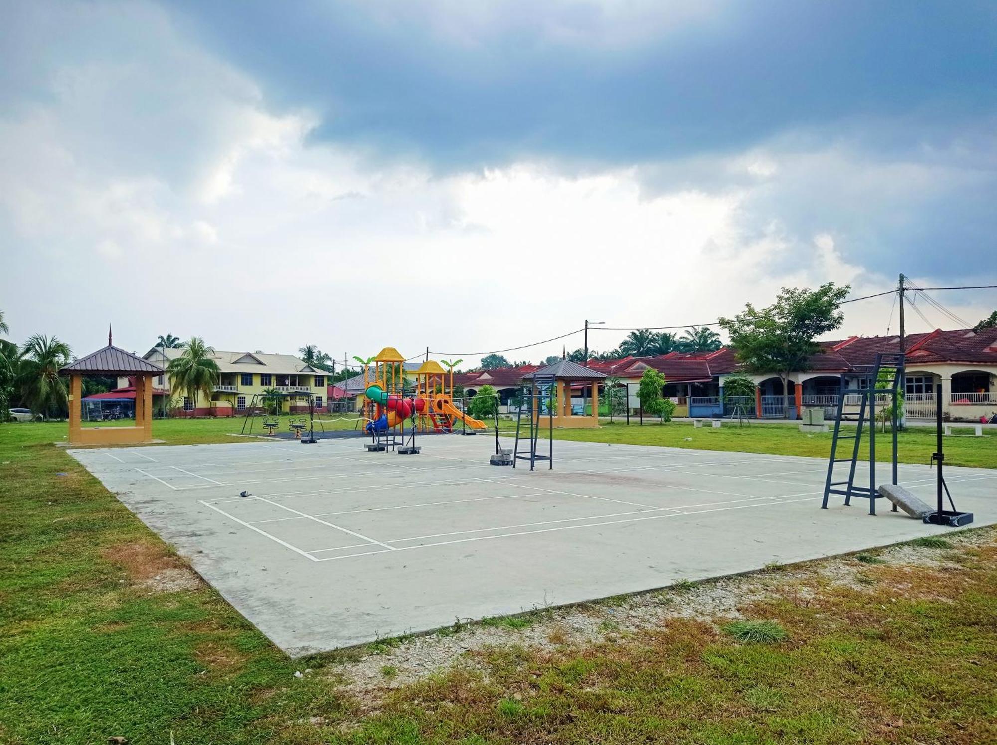 Homestay Melewar Parit Raja Kültér fotó